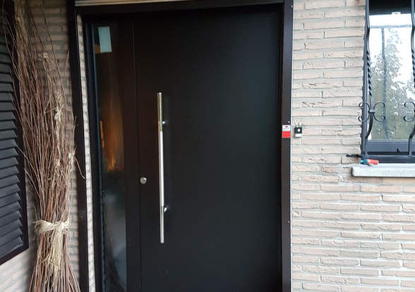 Porte d'entrée - Hörmann - Montré & Laga