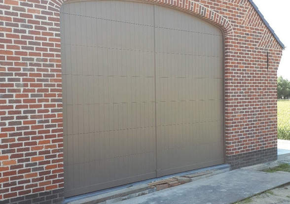 Portes sectionelle aspect bois/alu  - Hörmann - Montré & Laga