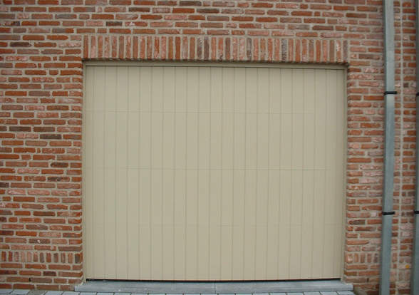 Portes sectionelle aspect bois/alu  - Hörmann - Montré & Laga