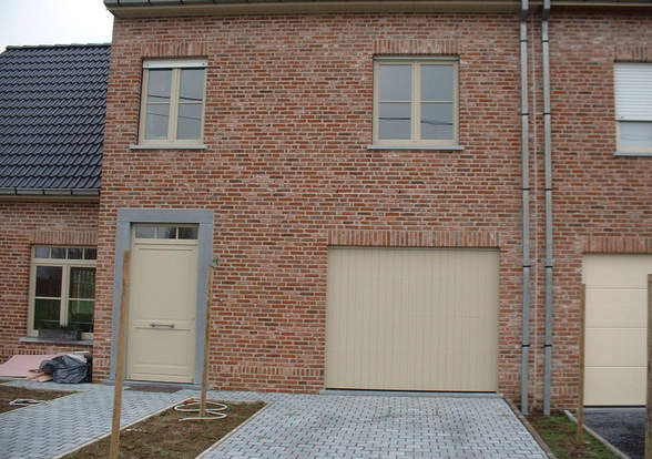 Portes sectionelle aspect bois/alu  - Hörmann - Montré & Laga