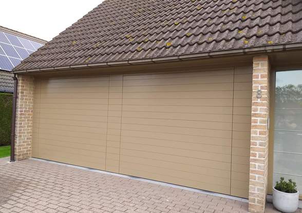 Portes sectionelle aspect bois/alu  - Hörmann - Montré & Laga