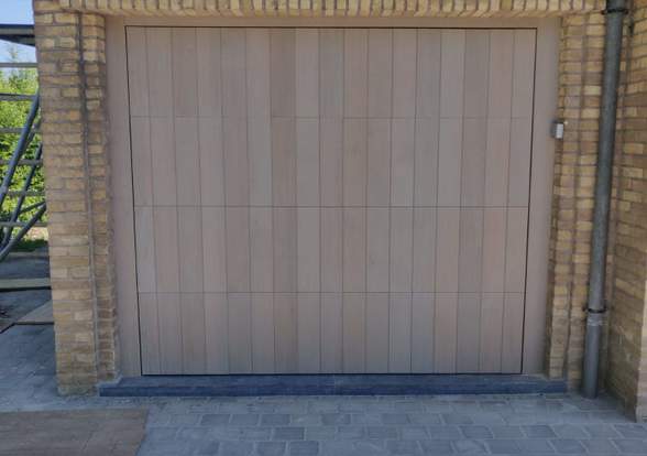 Portes sectionelle aspect bois/alu  - Hörmann - Montré & Laga