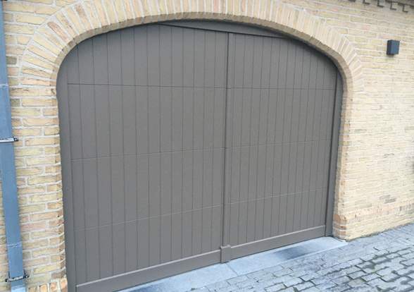 Portes sectionelle aspect bois/alu  - Hörmann - Montré & Laga