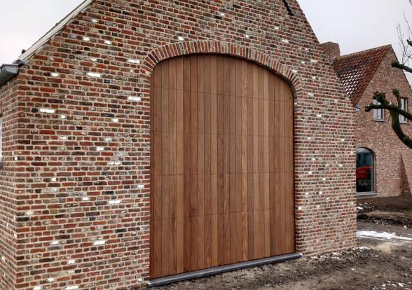 Portes sectionelle aspect bois/alu  - Hörmann - Montré & Laga
